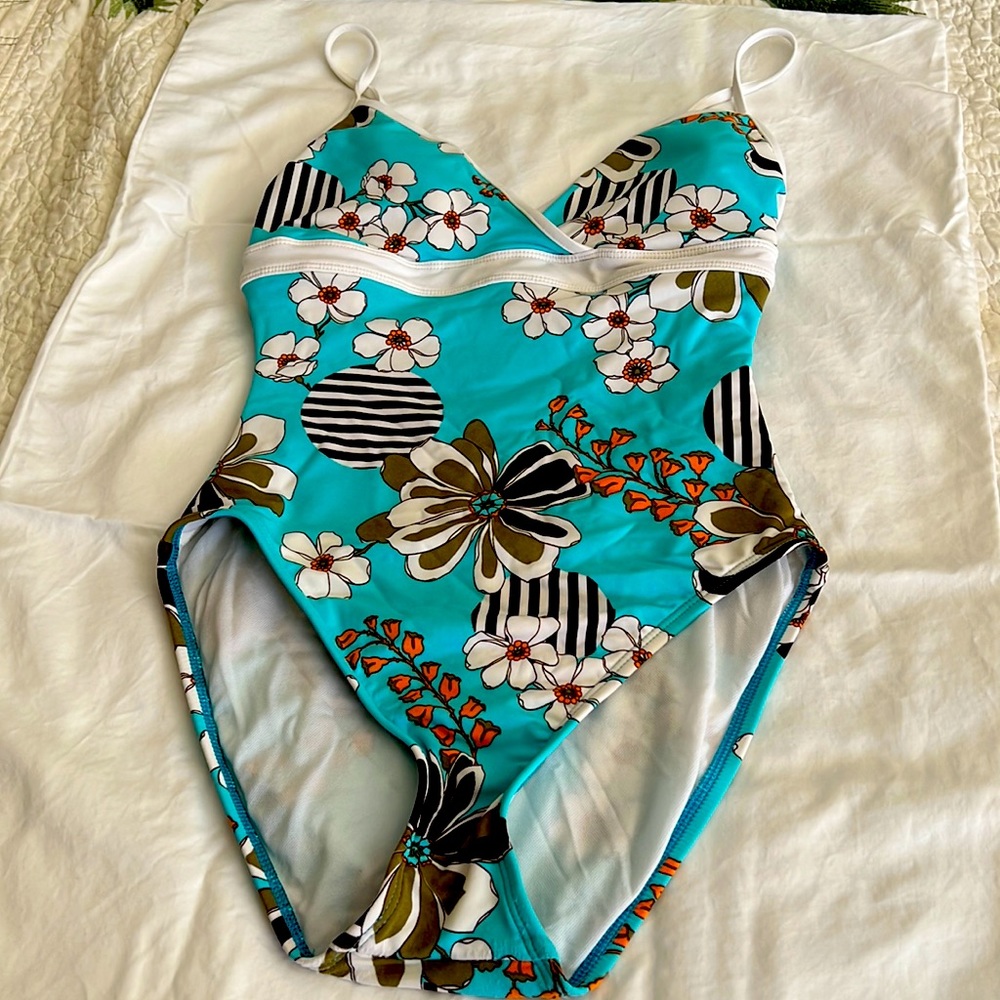 One piece bathing suit